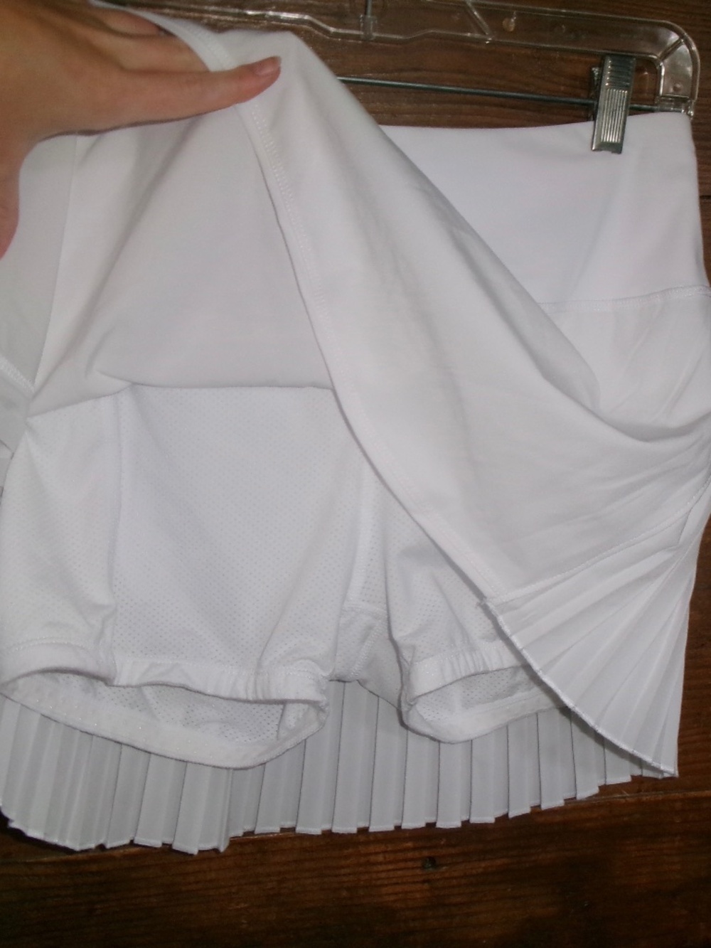 White baleaf mini skort size S